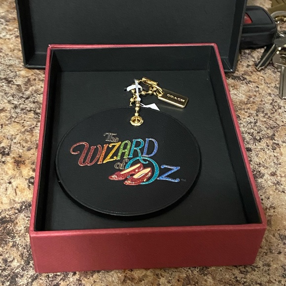 Wizard of oz keychain brand new - Picture 3 of 4